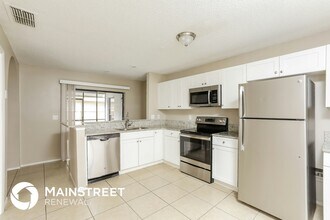 3311 S St Lucie Dr in Casselberry, FL - Foto de edificio - Building Photo