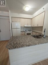 5740 Yonge St in Toronto, ON - Building Photo - Building Photo