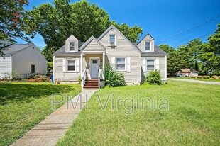 3841 Chatham Cir in Norfolk, VA - Building Photo