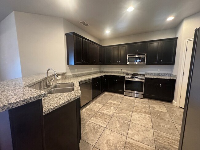 3310 Overshine Ln in Midland, TX - Building Photo - Building Photo