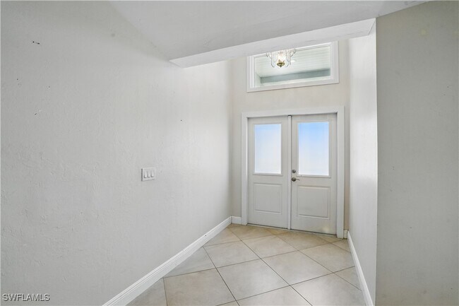 1311 SW 44th St in Cape Coral, FL - Building Photo - Building Photo