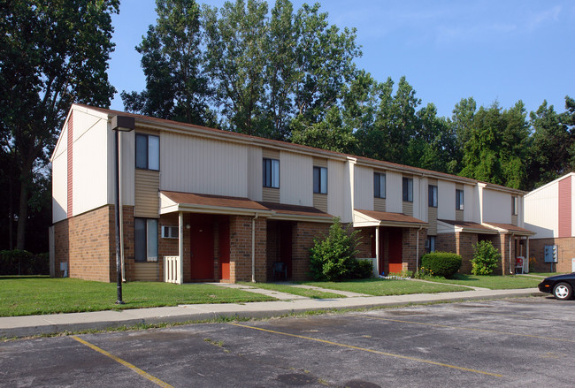 North Towne Village in Toledo, OH - Building Photo - Building Photo