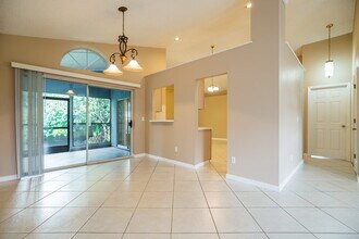 1254 Countrywind Dr in Apopka, FL - Foto de edificio - Building Photo