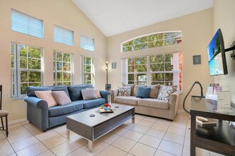 8447 Crystal Cove Loop in Kissimmee, FL - Building Photo - Building Photo