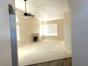 2897 Banyan Tree Ln in Hemet, CA - Building Photo - Building Photo