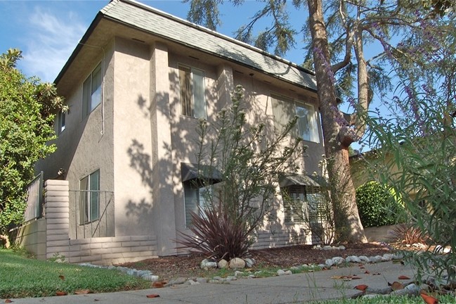 138 N Myrtle Ave in Monrovia, CA - Building Photo - Building Photo