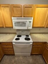 2896 W Riverwalk Cir, Unit #A110 in Littleton, CO - Foto de edificio - Building Photo