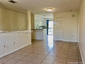 5675 NW 109th Ave, Unit # 40 in Doral, FL - Building Photo