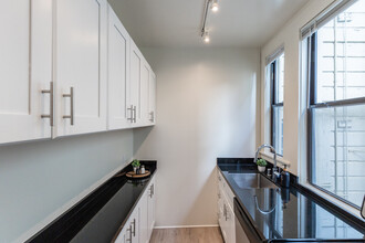 3201 Washington in San Francisco, CA - Building Photo - Interior Photo