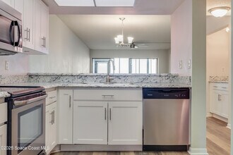 200 S Sykes Creek Pkwy in Merritt Island, FL - Building Photo - Building Photo