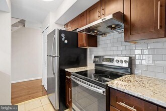 319 Park Pl Dr in Cherry Hill Township, NJ - Building Photo - Building Photo