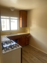 918 W Huntington Dr in Arcadia, CA - Building Photo - Building Photo