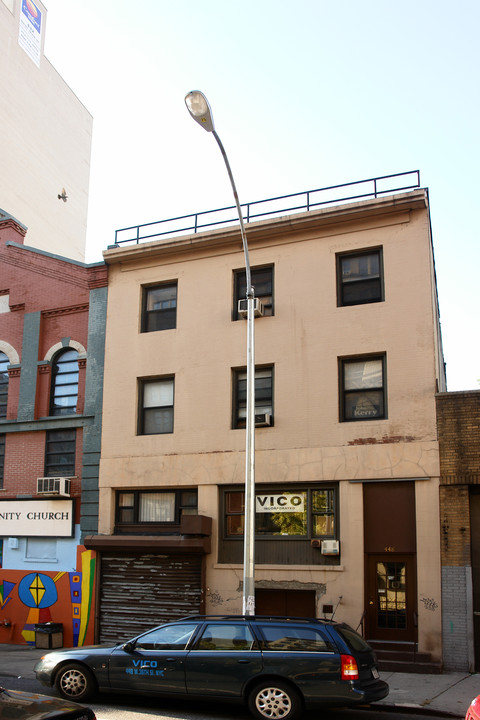 448 W 36th St in New York, NY - Building Photo