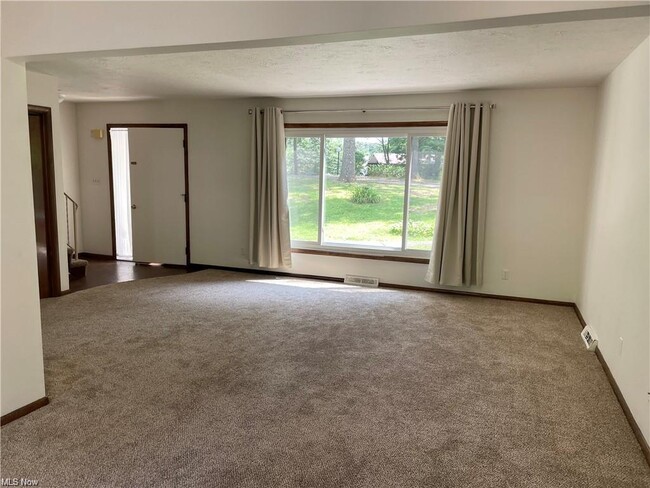 4435 Ridgedale Dr in Akron, OH - Building Photo - Building Photo