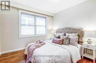91 Cummer Ave in Toronto, ON - Building Photo - Building Photo