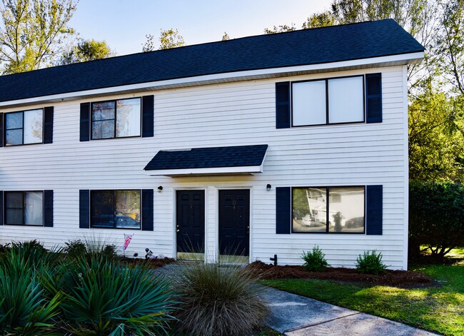 Central Oaks Apartments in Summerville, SC - Foto de edificio - Building Photo