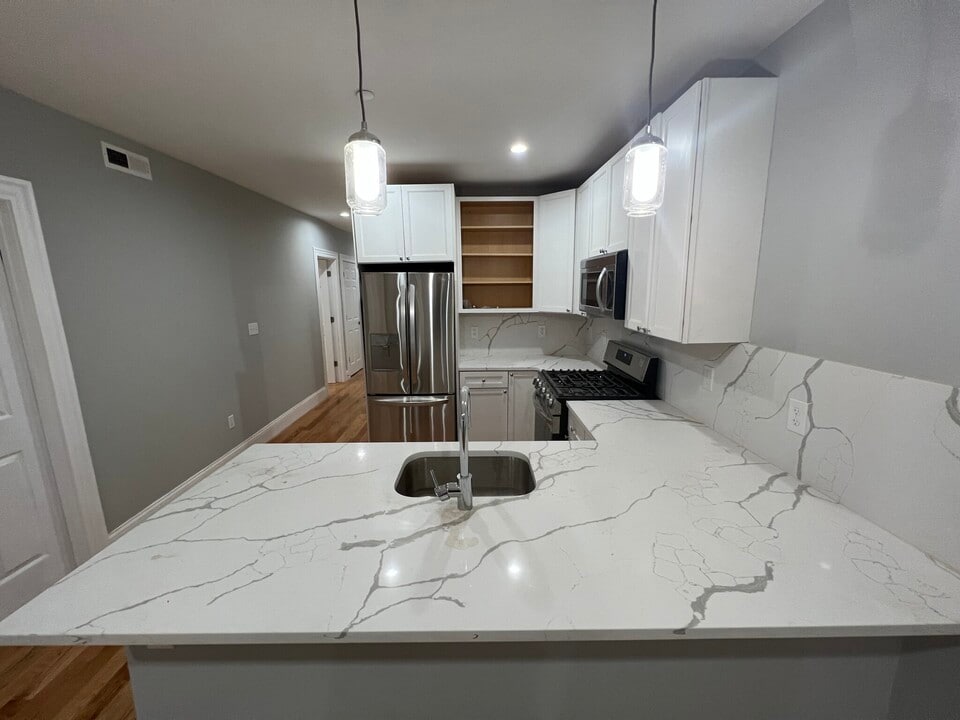 15 Harold St, Unit 1 in Somerville, MA - Building Photo