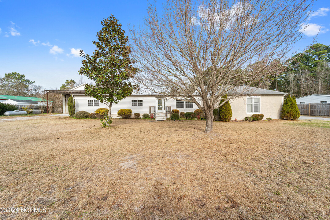 369 White Oak Dr in Newport, NC - Building Photo