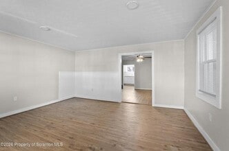 302-304-304 Vine St, Unit 304 in Old Forge, PA - Building Photo - Building Photo