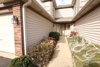 1840 Grove Ave in Schaumburg, IL - Foto de edificio - Building Photo