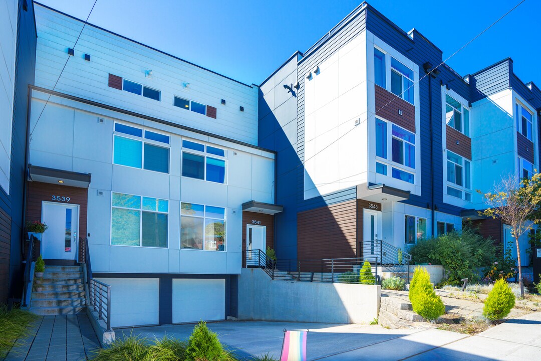 3541 Wallingford Ave N in Seattle, WA - Building Photo