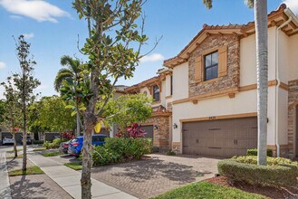 8435 Blue Cove Way in Parkland, FL - Building Photo - Building Photo