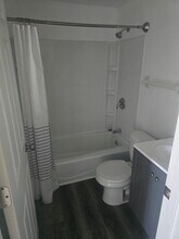 1001 Romayne Ave, Unit 1001 in Racine, WI - Building Photo - Building Photo