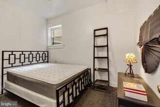 2208 Christian St in Philadelphia, PA - Building Photo - Building Photo