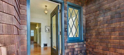 2644 Benvenue Ave, Unit Large Flat in the Elmwood in Berkeley, CA - Building Photo - Building Photo