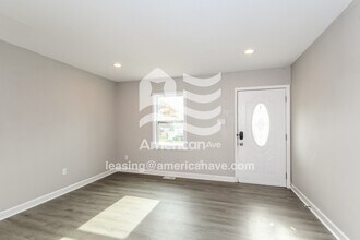 7707 Brocton Ct in St. Louis, MO - Foto de edificio - Building Photo