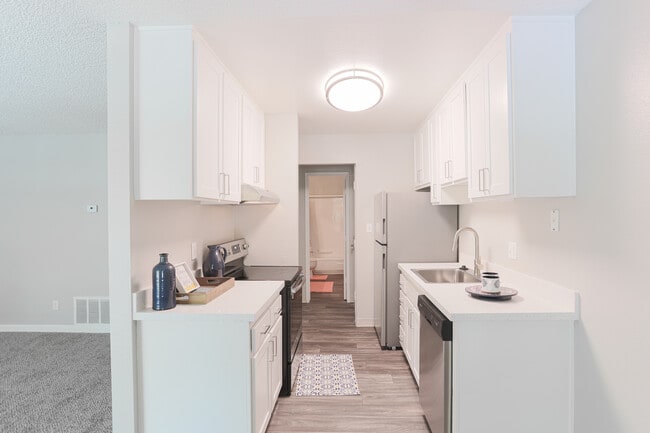 The Element Apartments in Reno, NV - Building Photo - Interior Photo