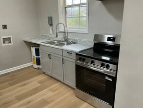 1407 Pine St in Waycross, GA - Building Photo - Building Photo