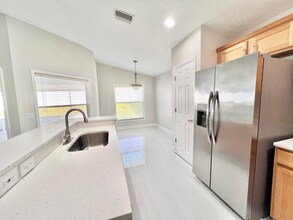 0000 Terrace River Dr in Temple Terrace, FL - Building Photo - Building Photo