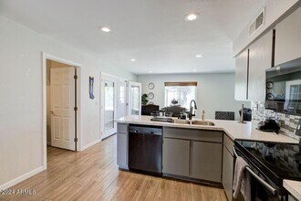 802 W Westchester Ave in Tempe, AZ - Building Photo - Building Photo