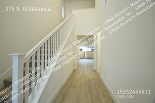 375 N Geyserville Wy