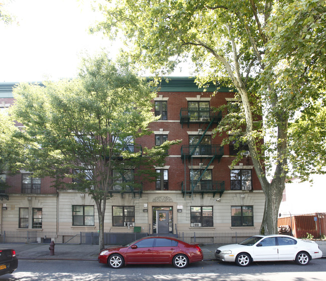 1474 Eastern Pky in Brooklyn, NY - Foto de edificio - Building Photo