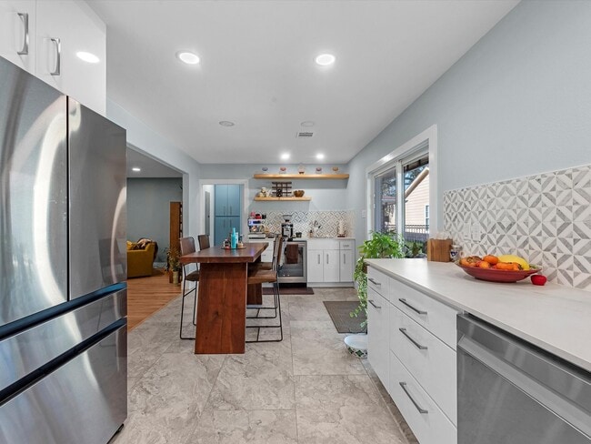 property at 712 Barbara St