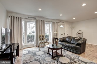 4700 Parkman Ct in Annandale, VA - Building Photo - Building Photo