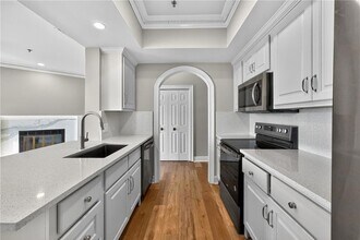 2161 Peachtree Rd, Unit 706 in Atlanta, GA - Building Photo - Building Photo