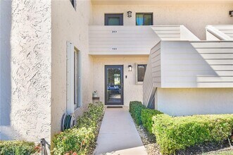 5111 SE Miles Grant Rd in Stuart, FL - Building Photo - Building Photo