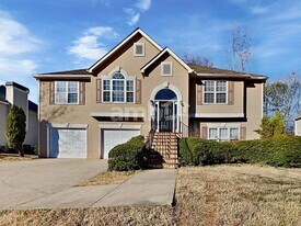 223 Eagle Glen Way in Woodstock, GA - Building Photo