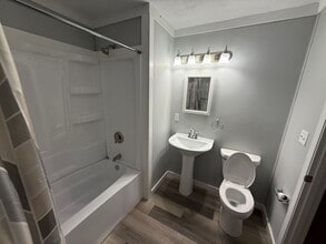 622 E Carpenter St in Iola, KS - Building Photo - Building Photo