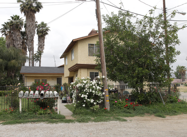 4151-4165 Twining St in Jurupa Valley, CA - Building Photo - Building Photo