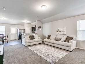 11708 NW 99th Ter in Yukon, OK - Building Photo - Building Photo