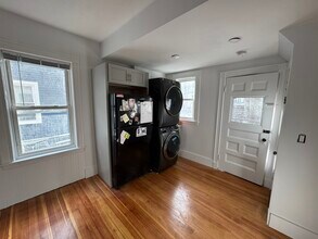 28 Lexington Ave, Unit 1 in Somerville, MA - Building Photo - Building Photo