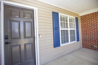355 Hogart St in Raeford, NC - Building Photo - Building Photo