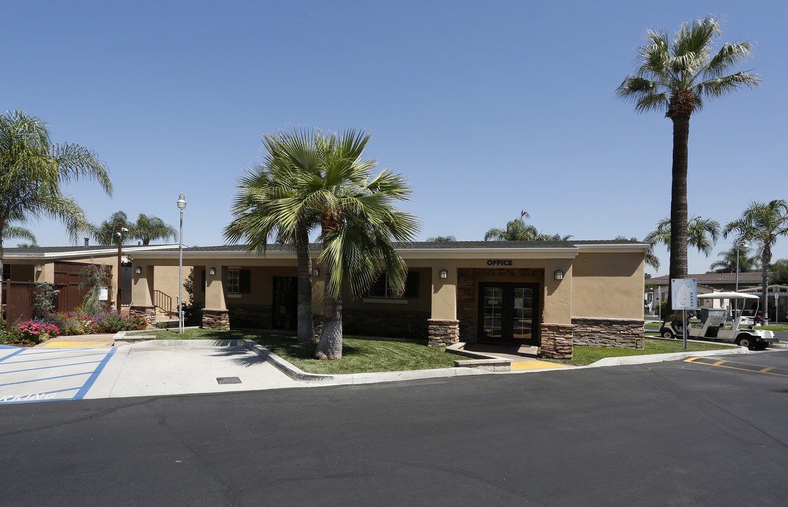 Palm Lodge Estates in Anaheim, CA - Building Photo