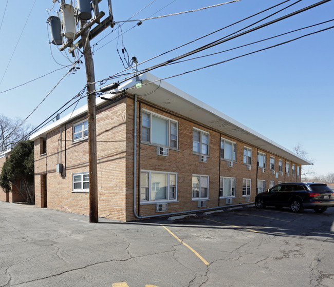 Dolores Place Apartments in Bensenville, IL - Foto de edificio - Building Photo