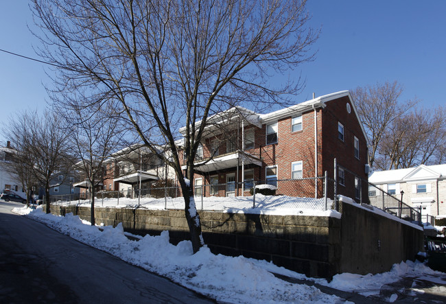 Colonial Terrace in Salem, MA - Foto de edificio - Building Photo