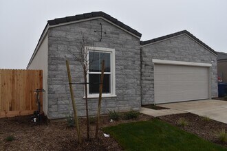 4448 N San Miguel Ave in Fresno, CA - Building Photo - Building Photo